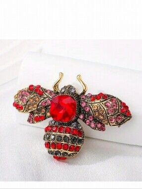 🌺Bumble Bee Rhinestone Brooch Lapel Pin Pendant Bee Accessories